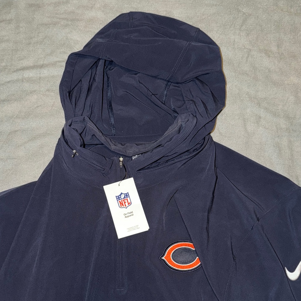 Chicago Bears Official On-Field Team Pullover - Picture 6 of 8